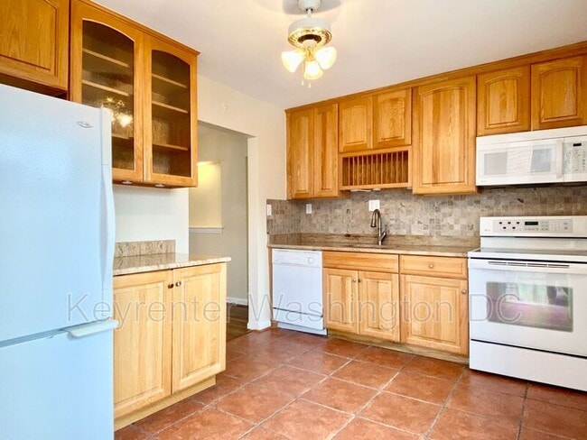 Photo - 5514 Chillum Pl NE