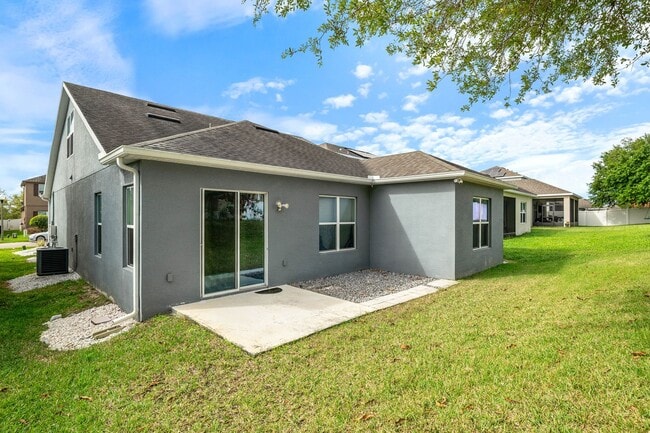 Photo - 4 bedroom in Apopka available now!