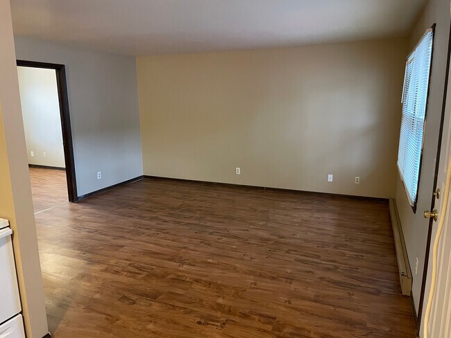 Living Room - 3205 Seymour Rd Unit 2