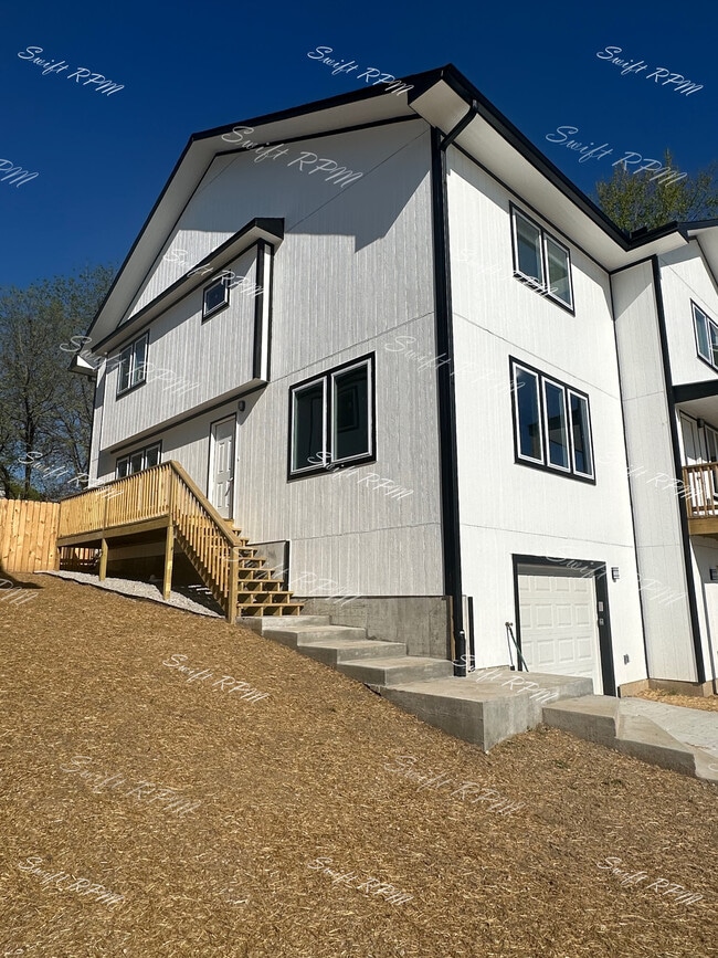 Photo - 701 N 2nd St