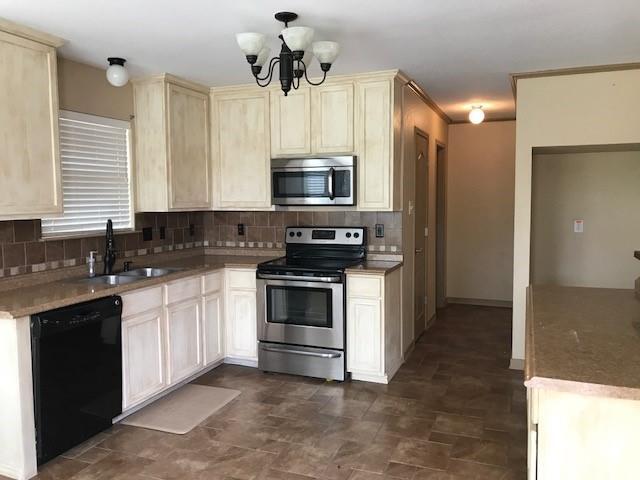 Photo - 105 Foxtail Ct