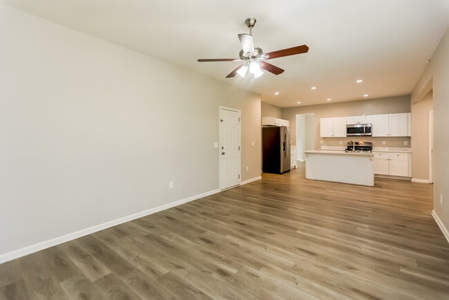 Photo - 72 Hamilton Blvd NW