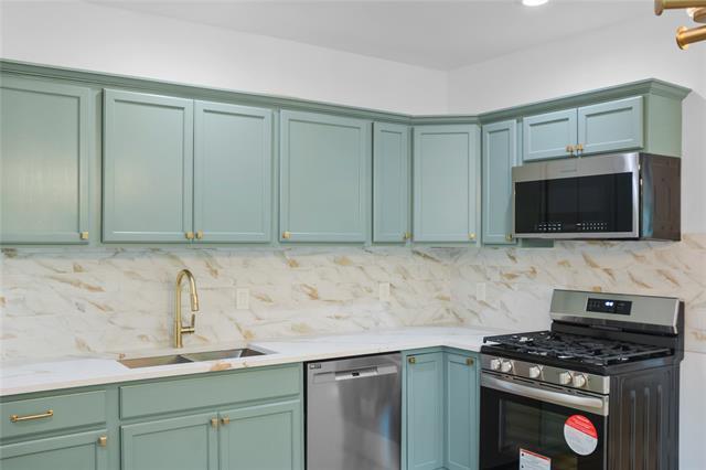 Photo - 3400 Spence St