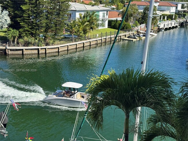 Photo - 2600 NE 135th St Unit 4J-A