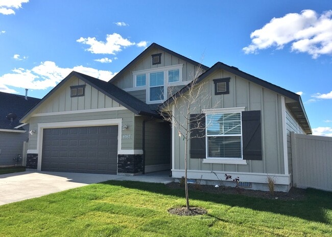 Beautiful home with 3bd 2ba and bonus room... - Beautiful home with 3bd 2ba and bonus room...