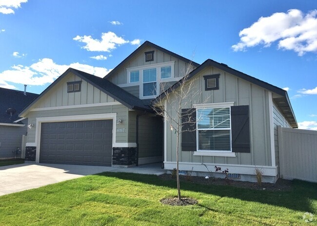 Building Photo - Beautiful home with 3bd 2ba and bonus room...