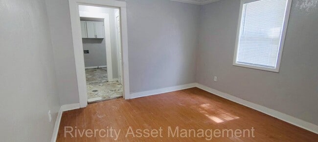 Photo - 2198 Lyon Ave
