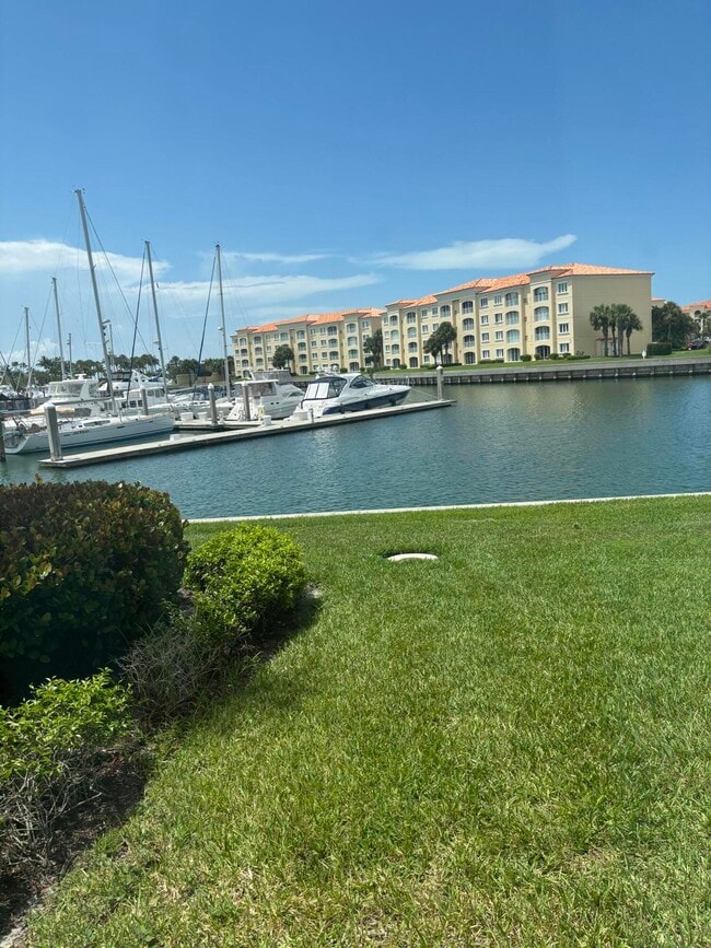 Photo - 16 Harbour Isle Dr W Unidad 104 Rental