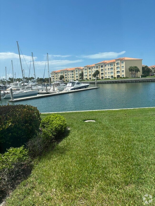 Building Photo - 16 Harbour Isle Dr W Unit 104 Rental