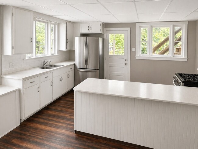 Photo - 8 Roosevelt Ave