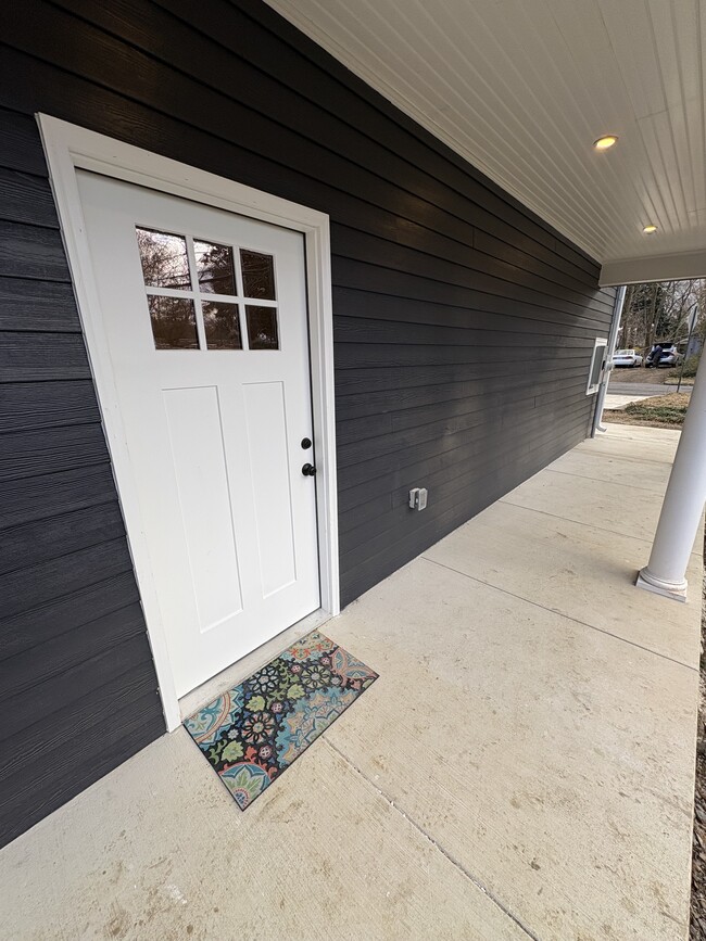 Photo - 3600 Moss Side Ave Unit B