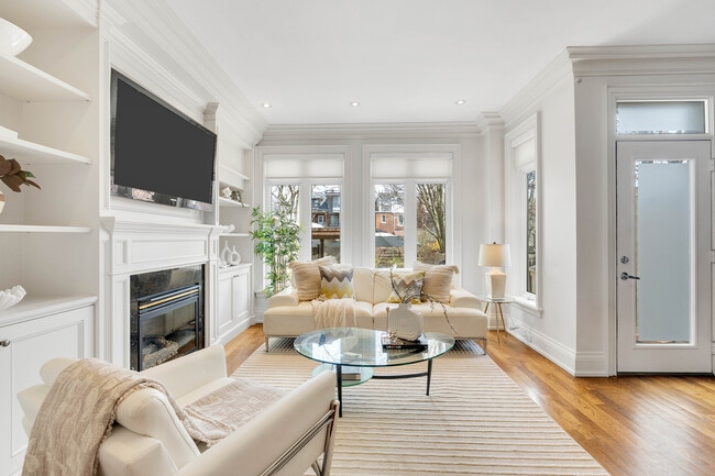 Photo - 721 Markham St