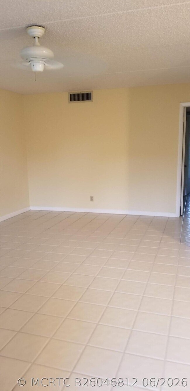Photo - 2000 Springdale Blvd Unit 203