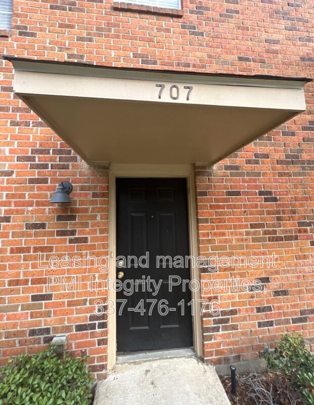 Photo - 710 E Boyd Dr