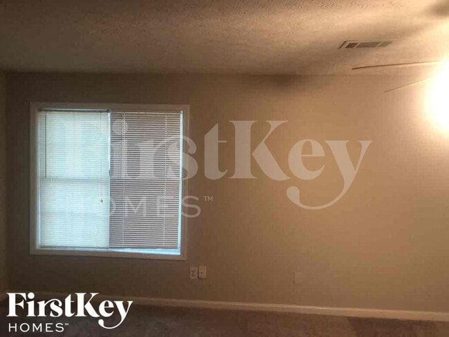 Photo - 319 Hills Point Rd