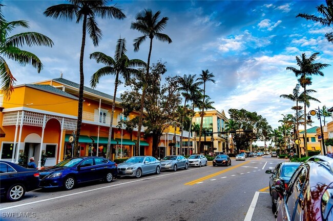 Building Photo - 286 4th St S Unit 203