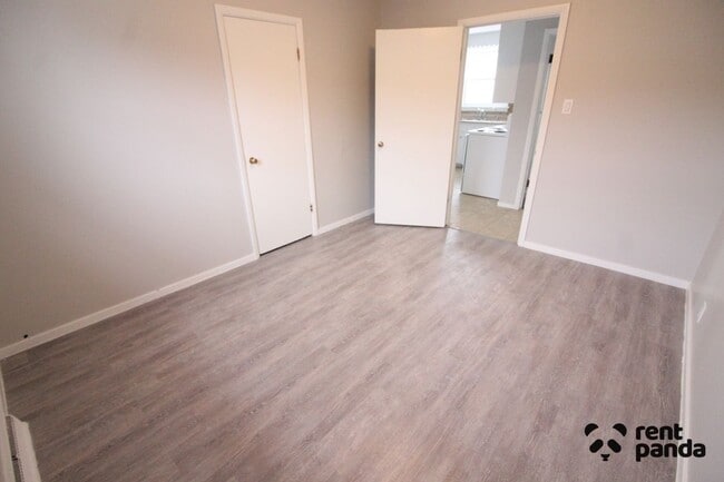 Photo - 2620 Victoria Ave E