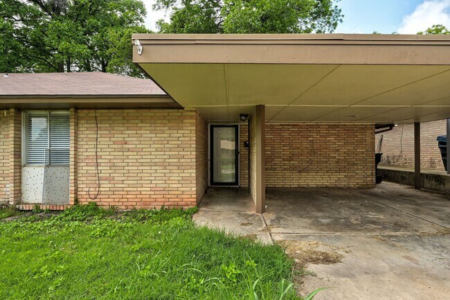 Photo - 2000 NW 32nd Terrace Unit 2004