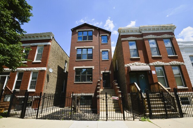 Photo - 1319 N Campbell Ave Townhome