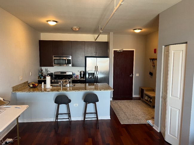 Photo - 511 W Division St