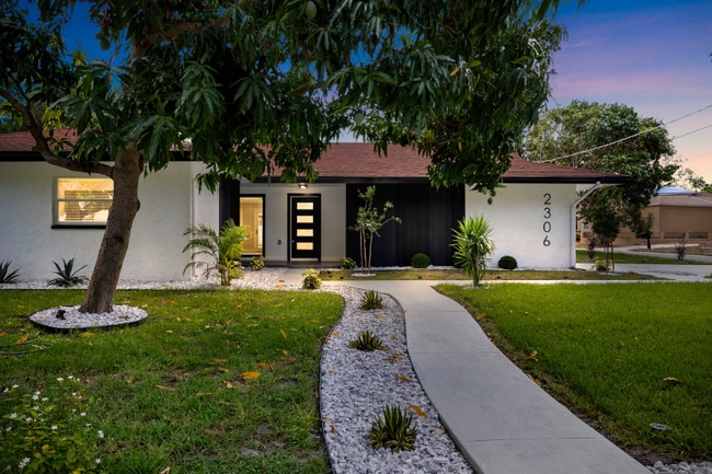 Photo - 2306 S San Jose Cir