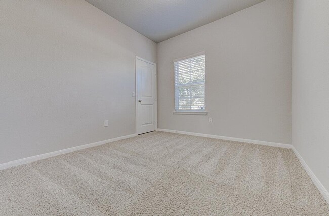 Photo - 6705 Loretta White Ln