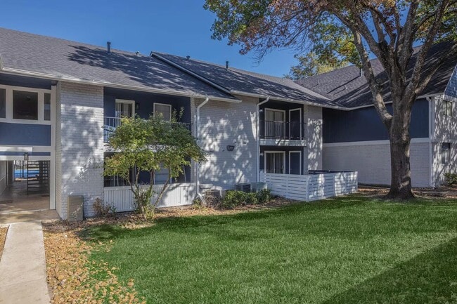 Experience the charm of Distinction Apartment Homes, where modern living meets serene landscapes. Enjoy spacious layouts, vibrant greenery, and a welcoming community. Schedule your tour today and envision your new home!