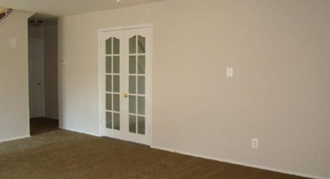 Photo - 12 Ember Ln