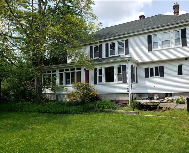 Building Photo - 16 Federal St Unit Sunny Room