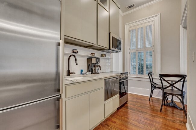 Photo - 108 E Harris St