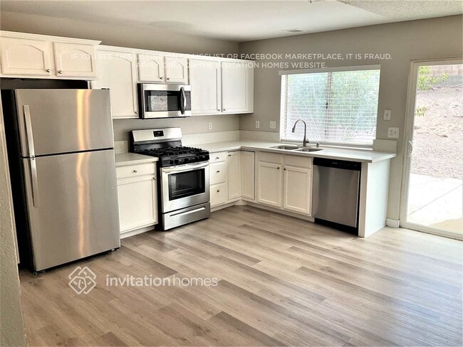 Photo - 214 Appian Way