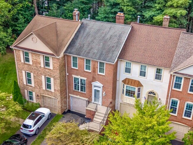 4267 Fox Lake Dr