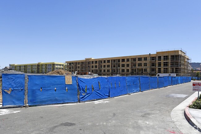 Photo - Lexington at Avenue One