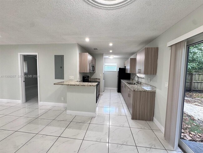 Photo - 206 NW 5th Ave