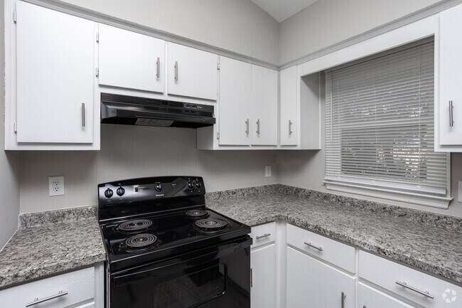 2BR, 2BA - 1,100SF - Kitchen