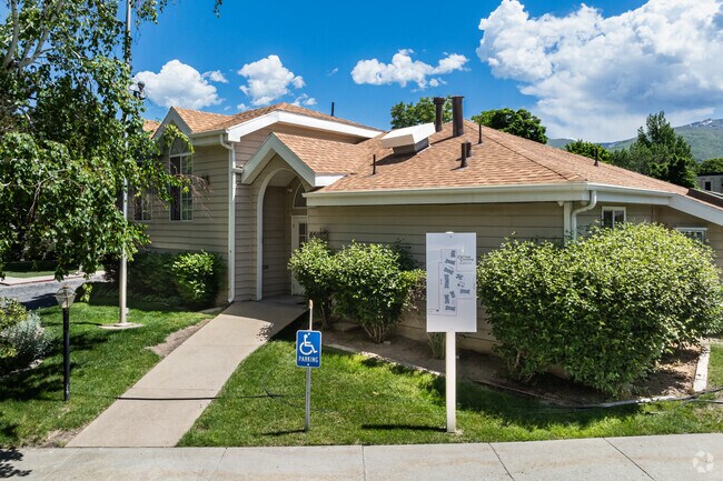 Leasing Center - Carriage Crossing Condominiums