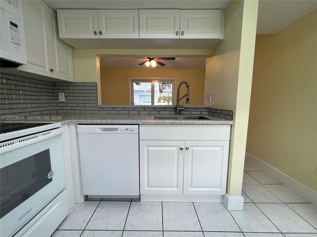 Photo - 20759 SW 83rd Ave