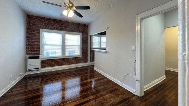 Photo - Leeward Apts...New York Style..Gorgeous Newly Remodeled!