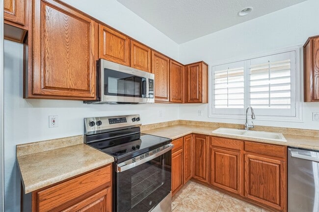 Photo - 1268 E Birdland Dr
