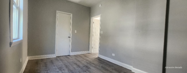 Photo - 1415 E 75th St Unidad 2