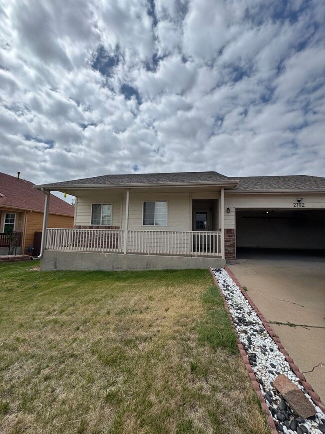 Building Photo - Willowbrook Home 3 Bedroom