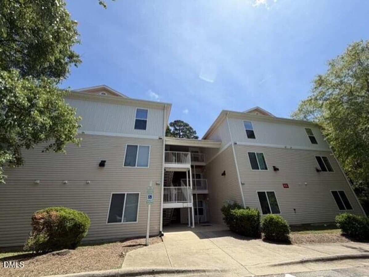 4 Bed 4 Bath at Univeristy Commons! ONE MONTH FREE!! - 4 Bed 4 Bath at Univeristy Commons! ONE MONTH FREE!!
