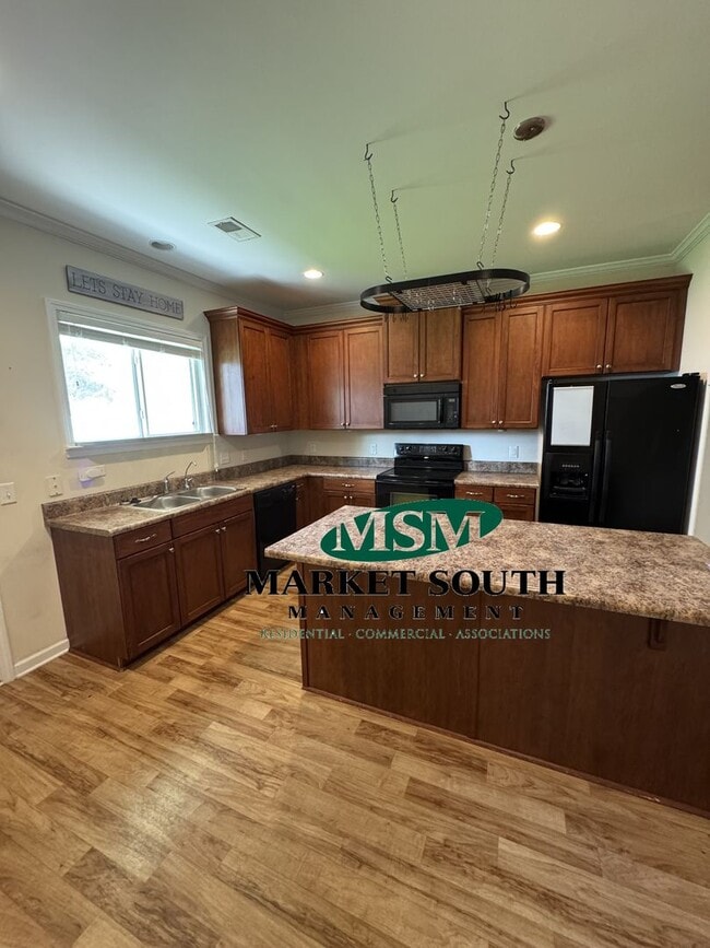 Photo - *REDUCED!* HARMONY TOWNS- POOLER- AVAILABL...