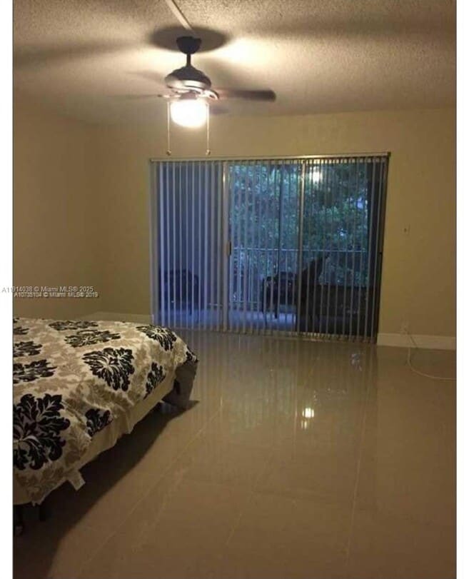 Photo - 3928 SW 67th Way Unidad 97