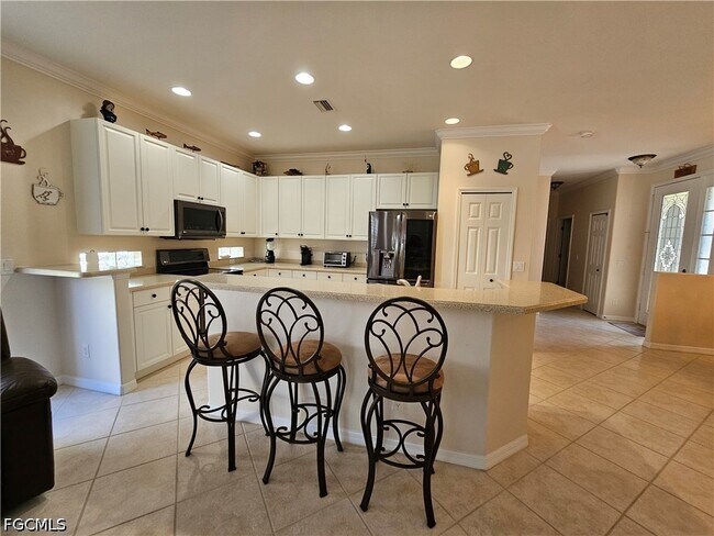 10518 Avila Cir