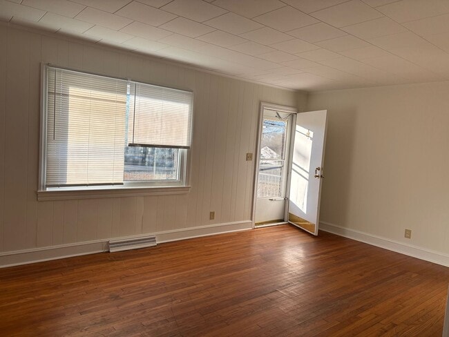 Photo - 3 BED, 1 BATH HOME IN GREYSTONE AREA, $1550 MONTH, $1550 DEPOSIT