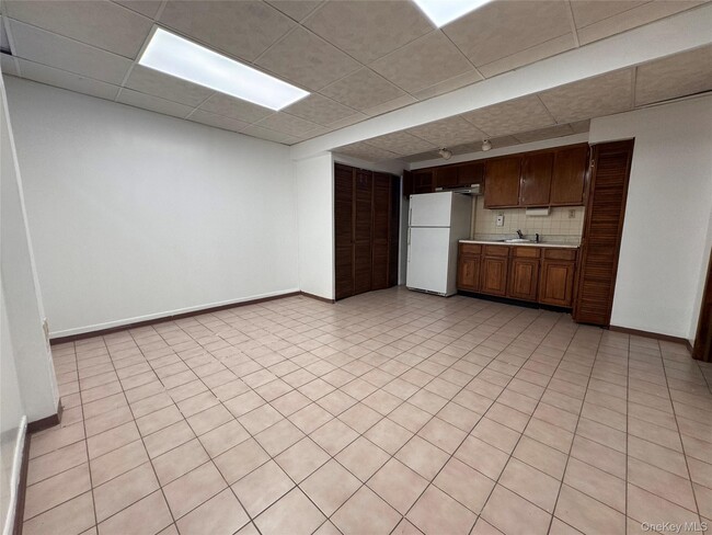 Photo - 147-49 28th Ave