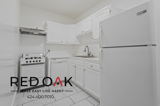 Photo - 854 S Oxford Ave Unit 404