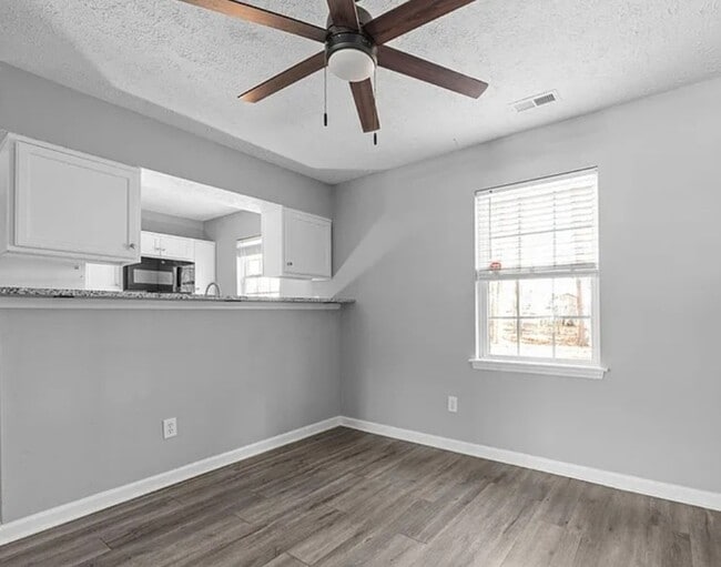Photo - Excellent condition! 3 bedroom house in SE Raleigh