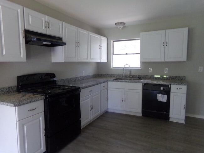 Photo - 141 Gardenia St